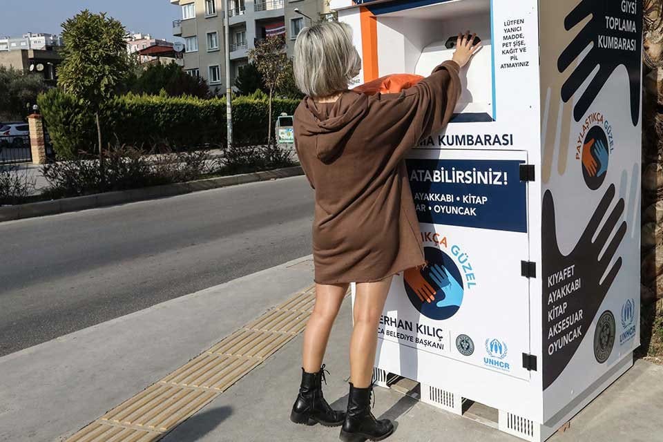 Buca Belediyesi, kullanılabilir halde olan ama kullanılmayan kıyafet, tekstil, ayakkabı