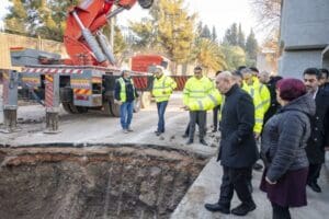 İzmir B&uuml;y&uuml;kşehir Belediye Başkanı Tun&ccedil; Soyer, İZSU tarafından y&uuml;r&uuml;t&uuml;len Buca
