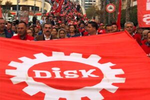 DİSK'ten bug&uuml;n&nbsp;Buca Belediyesi ihalelerinde yolsuzluk yapıldığı iddiasıyla g&ouml;zaltına alınanlara ilişkin