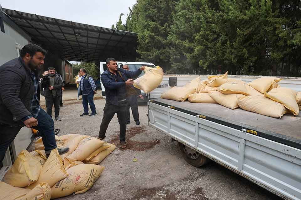 Buca Belediyesi tarafından &uuml;reticilere destek olma amacı ile pandemi d&ouml;neminde