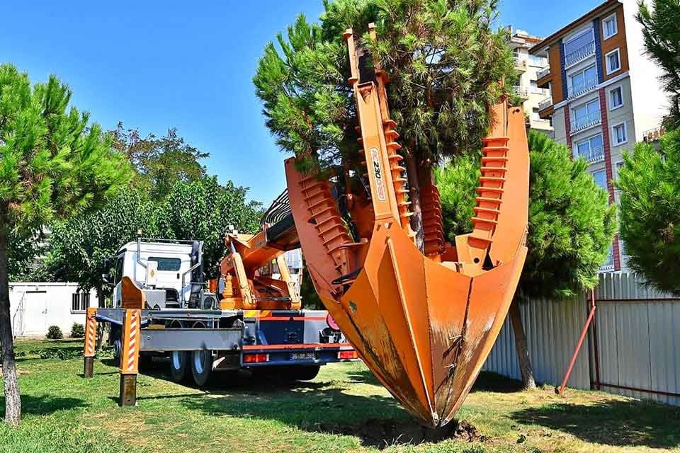 Buca Metrosunun inşaat &ccedil;alışmalarına başlayan İzmir B&uuml;y&uuml;kşehir Belediyesi, t&uuml;nel kazısının