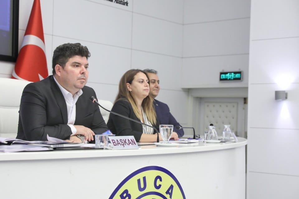 T&uuml;rkiye'nin en kalabalık il&ccedil;elerinden biri olan Buca'da, en nitelikli hizmet