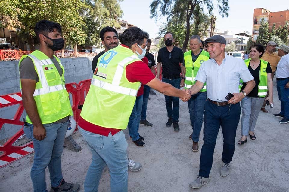 İzmir B&uuml;y&uuml;kşehir Belediye Başkanı Tun&ccedil; Soyer, İZSU Genel M&uuml;d&uuml;rl&uuml;ğ&uuml;'n&uuml;n Buca&rsquo;da