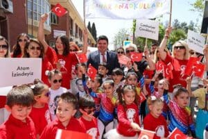 B&Uuml;Y&Uuml;K &Ouml;nder Mustafa Kemal Atat&uuml;rk&rsquo;&uuml;n d&uuml;nya &ccedil;ocuklarına armağan ettiği 23