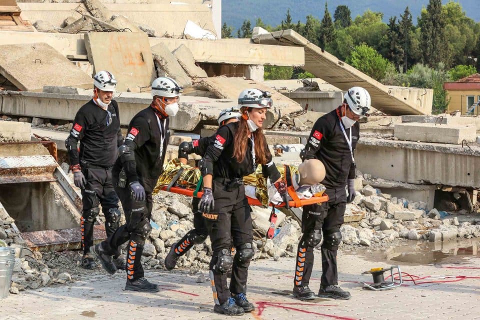 Buca Belediyesi&rsquo;nin arama kurtarma birimi BUCAKUT, İzmir&rsquo;de Afet ve Acil