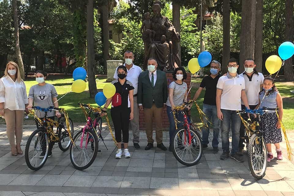 Buca Belediyesi, D&uuml;nya Bisiklet G&uuml;n&uuml; kapsamında, Dijital Dershane&rsquo;nin &ouml;d&uuml;ll&uuml; LGS