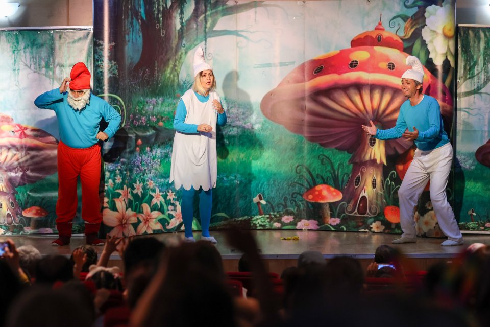 Buca&nbsp;Belediyesi, &ccedil;ocuklarda sahne sanatlarına aşinalık kazandırmak ve yazı eğlenceli ge&ccedil;irmelerini