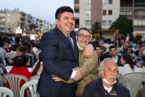 BUCA Belediyesi&rsquo;nin verdiği iftar yemeği Bucalıları bir araya getirdi. Oru&ccedil;larını