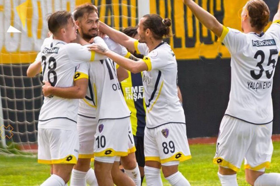Futbolda Misli.com 3. Lig play-off finalinde normal s&uuml;resi 1-1, uzatma