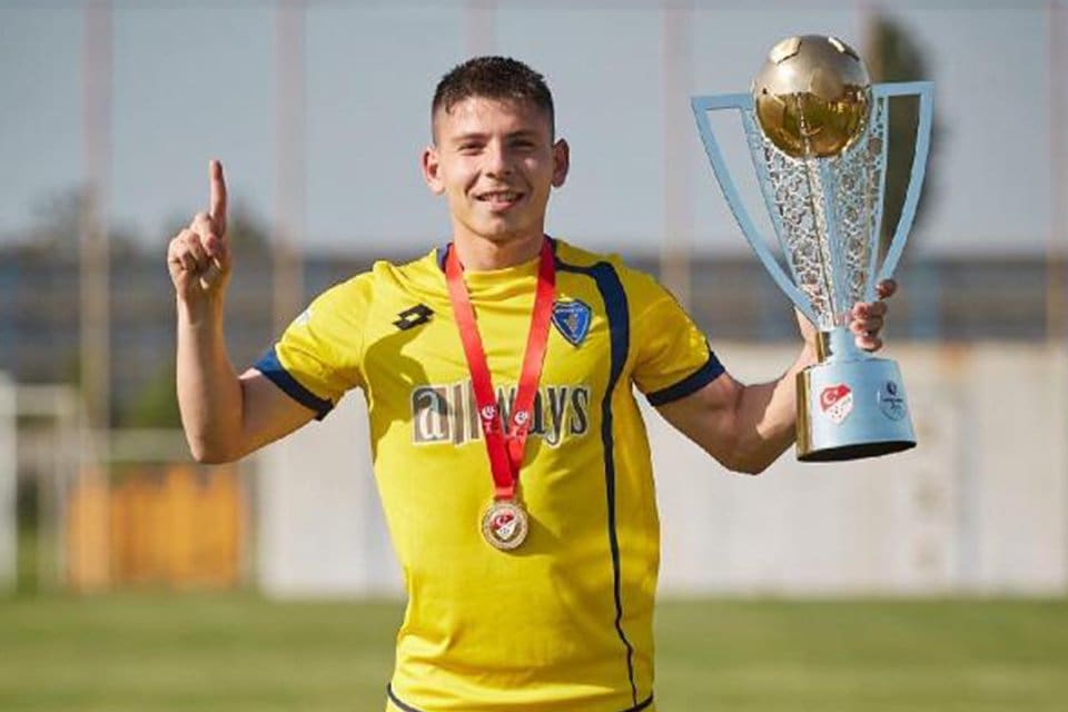 Misli.com 2'nci Lig'in yeni ekiplerinden Bucaspor 1928&rsquo;in oyuncularına talipler artıyor.