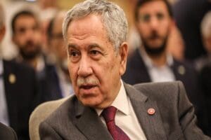 Eski TBMM Başkanı B&uuml;lent Arın&ccedil;, Gezi Davası'nda verilen hapis cezası