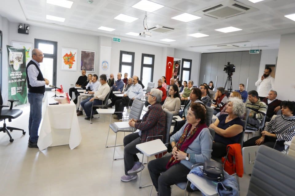 Gıda M&uuml;hendisi, akademisyen Dr. B&uuml;lent Şık, D&uuml;nya &Ccedil;ocuk Hakları G&uuml;n&uuml;