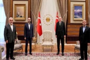 AK Parti Grup Başkanvekili&nbsp;B&uuml;lent Turan, H&uuml;r Dava Partisi&rsquo;nin (H&Uuml;DA PAR)