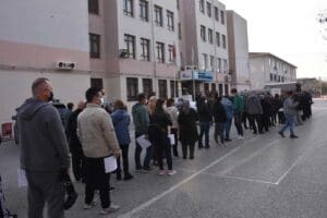 Bulgaristan Cumhurbaşkanlığı ve parlamento se&ccedil;imlerinde oy kullanabilmeleri amacıyla İzmir'de yaşayan