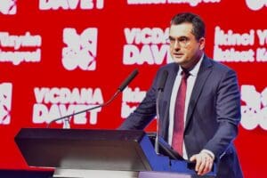 İkinci Y&uuml;zyılın İktisat Kongresi'nde konuşan DEVA Partisi Sanayi, Girişimcilik ve