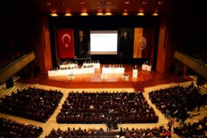 Galatasaray Kul&uuml;b&uuml;n&uuml;n olağan mali genel kurulunda, 2022 yılında g&ouml;rev yapan&nbsp;Burak