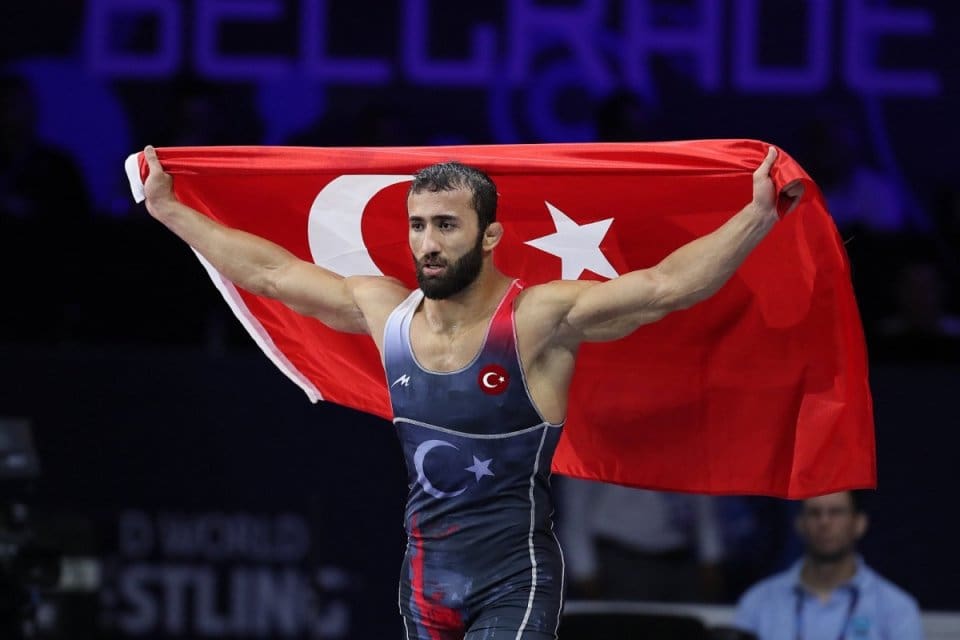 Sırbistan'da d&uuml;zenlenen D&uuml;nya G&uuml;reş Şampiyonası'nda grekoromen stil 82 kiloda Burhan