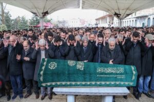 D&uuml;n İstanbul Bakırk&ouml;y'deki evinde hayatını kaybeden sanat&ccedil;ı Burhan &Ccedil;a&ccedil;an, son