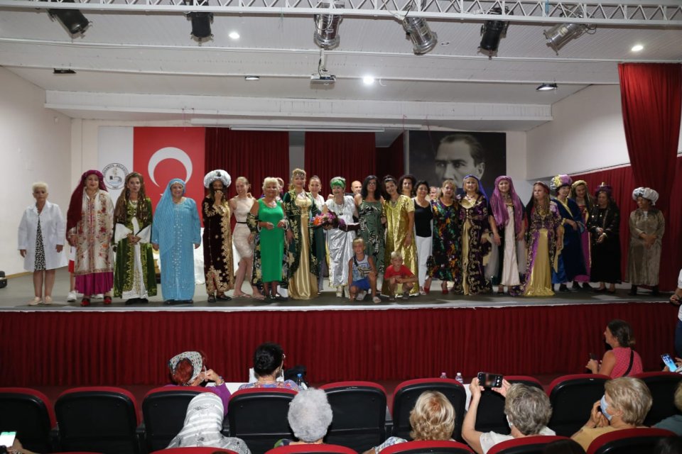 Narlıdere Belediyesi Pakize Ateş Kadın Danışma Merkezi G&uuml;&ccedil;l&uuml; Kadınlar Tiyatro