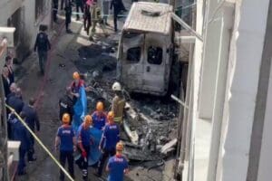 D&uuml;n Bursa'da bir eğitim u&ccedil;ağının sokak ortasına d&uuml;şmesi ve iki