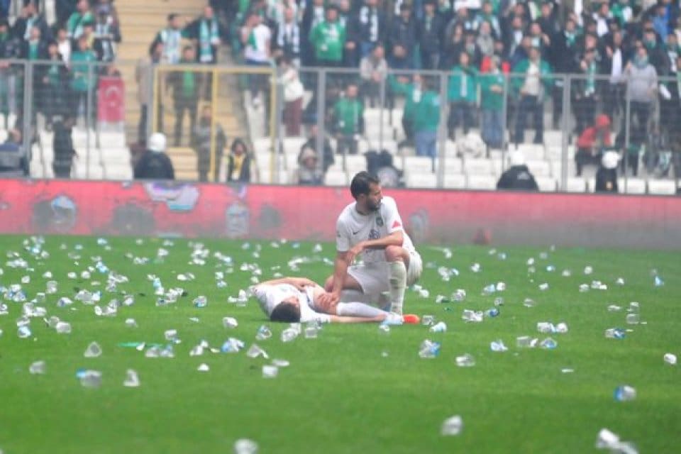 Bursaspor-Amedspor ma&ccedil;ı sırasında ve sonrasında yaşanan olaylar nedeniyle yakalanarak g&ouml;zaltına