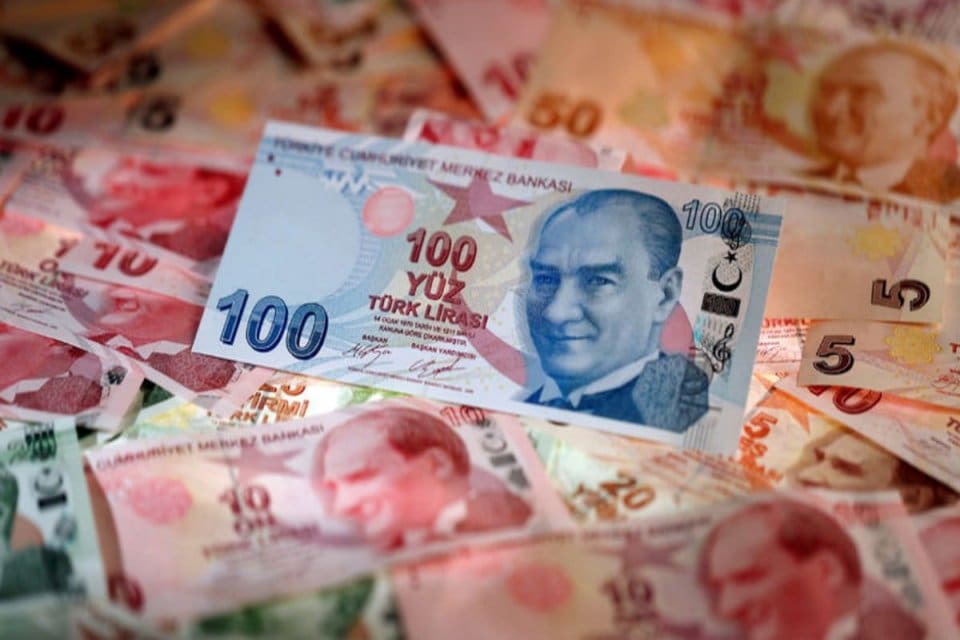 B&uuml;t&ccedil;e dengesi, Ağustos'ta 3.6 milyar TL fazla verdi. Faiz dışı