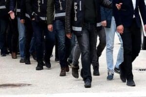 İstanbul'da uyuşturucu ticareti yaptıkları tespit edilen ş&uuml;phelilere y&ouml;nelik 11 il&ccedil;ede