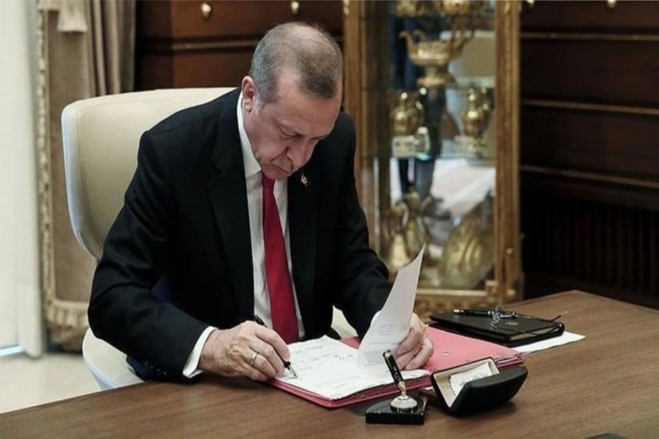 Cumhurbaşkanı Recep Tayyip Erdoğan&rsquo;ın imzasıyla bazı b&uuml;y&uuml;kel&ccedil;ilerin merkeze alınması ve