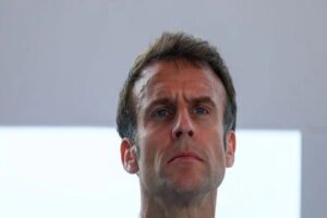 Fransa Cumhurbaşkanı Emmanuel Macron, &Ccedil;in'in Fransa'daki b&uuml;y&uuml;kel&ccedil;isinin eski Sovyet &uuml;lkelerinin