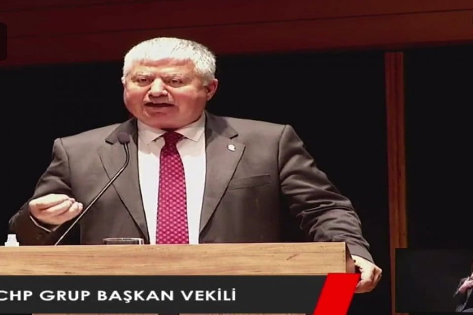 İzmir B&uuml;y&uuml;kşehir Belediyesi (İBB) Kasım ayı Meclis oturumu B&uuml;y&uuml;kşehir Belediye