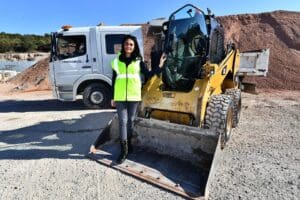 İlknur &Ouml;zyal&ccedil;ın İzmir B&uuml;y&uuml;kşehir Belediyesi Fen İşleri Şantiye Şube M&uuml;d&uuml;rl&uuml;ğ&uuml;&rsquo;ndeki