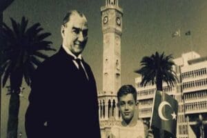 İzmir B&uuml;y&uuml;kşehir Belediyesi &ouml;l&uuml;m&uuml;n&uuml;n 84. yıl d&ouml;n&uuml;m&uuml;nde Ulu &Ouml;nder Mustafa