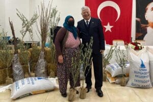 İzmir B&uuml;y&uuml;kşehir Belediye Başkanı Tun&ccedil; Soyer&rsquo;in &ldquo;Başka Bir Tarım M&uuml;mk&uuml;n&rdquo;