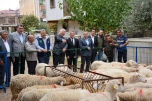İzmir B&uuml;y&uuml;kşehir&nbsp;Belediyesi'nin 'Başka Bir Tarım M&uuml;mk&uuml;n' sloganıyla &uuml;retici ve &ccedil;ift&ccedil;iye