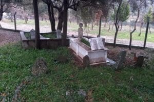 İzmir B&uuml;y&uuml;kşehir Belediyesi, Buca Kırıklar&rsquo;da, &ldquo;halkın talepleri g&ouml;z ardı edilerek