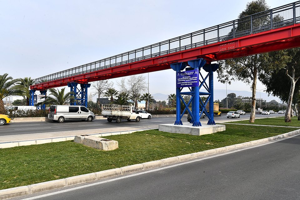 İzmir B&uuml;y&uuml;kşehir Belediyesi Konak M&uuml;rselpaşa Bulvarı &uuml;zerindeki Şehit Er Altan