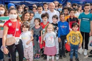 İzmir B&uuml;y&uuml;kşehir Belediyesi en az 50 bin ilkokul ve ortaokul