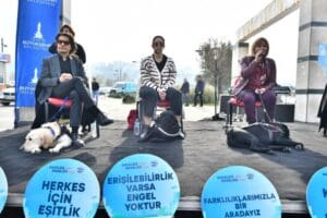 İzmir B&uuml;y&uuml;kşehir Belediyesi&rsquo;nin, &ldquo;Başka Bir Engelli Politikası M&uuml;mk&uuml;n&rdquo; vizyonuyla g&ouml;rme