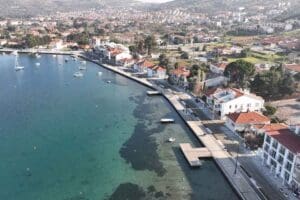 İzmir B&uuml;y&uuml;kşehir Belediyesi turizm cenneti Fo&ccedil;a&rsquo;nın sahil şeridini baştan aşağı
