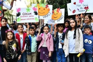 İzmir B&uuml;y&uuml;kşehir Belediyesi, 20 Kasım D&uuml;nya &Ccedil;ocuk Hakları G&uuml;n&uuml; iki