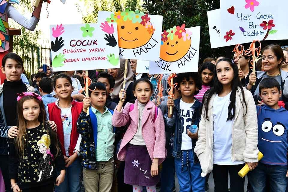İzmir B&uuml;y&uuml;kşehir Belediyesi, 20 Kasım D&uuml;nya &Ccedil;ocuk Hakları G&uuml;n&uuml; iki