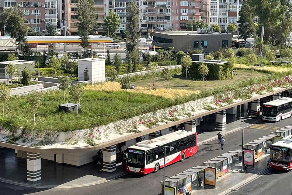 İzmir B&uuml;y&uuml;kşehir Belediye Başkanı Tun&ccedil; Soyer&rsquo;in diren&ccedil;li kentler yaratma vizyonu