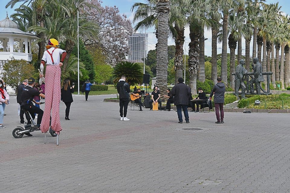 İzmirli sanat&ccedil;ılar 15 Nisan D&uuml;nya Sanat G&uuml;n&uuml;&rsquo;nde K&uuml;lt&uuml;rpark&rsquo;ın 6 noktasında,