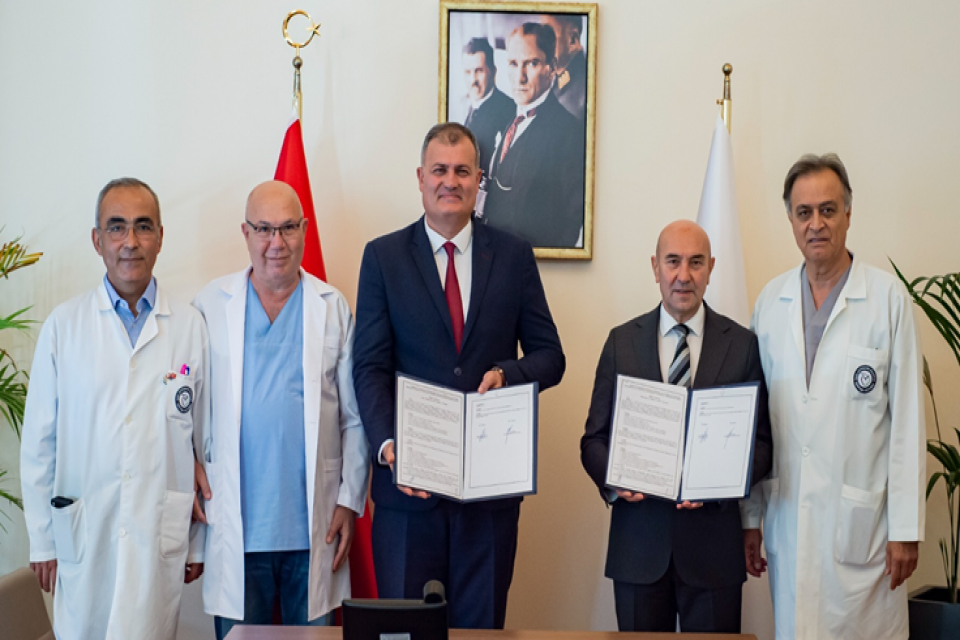 Evde bakım hizmetini 30 il&ccedil;eye yayan İzmir B&uuml;y&uuml;kşehir Belediyesi Eşrefpaşa