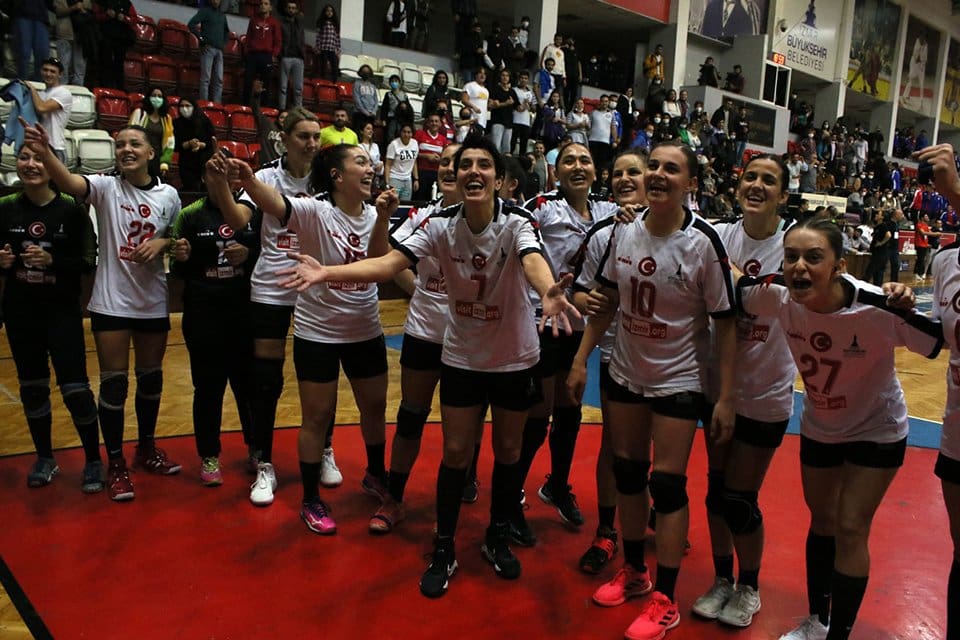 İzmir B&uuml;y&uuml;kşehir Belediyesi Gen&ccedil;lik ve Spor Kul&uuml;b&uuml; Hentbol Kadın Takımı,&nbsp;