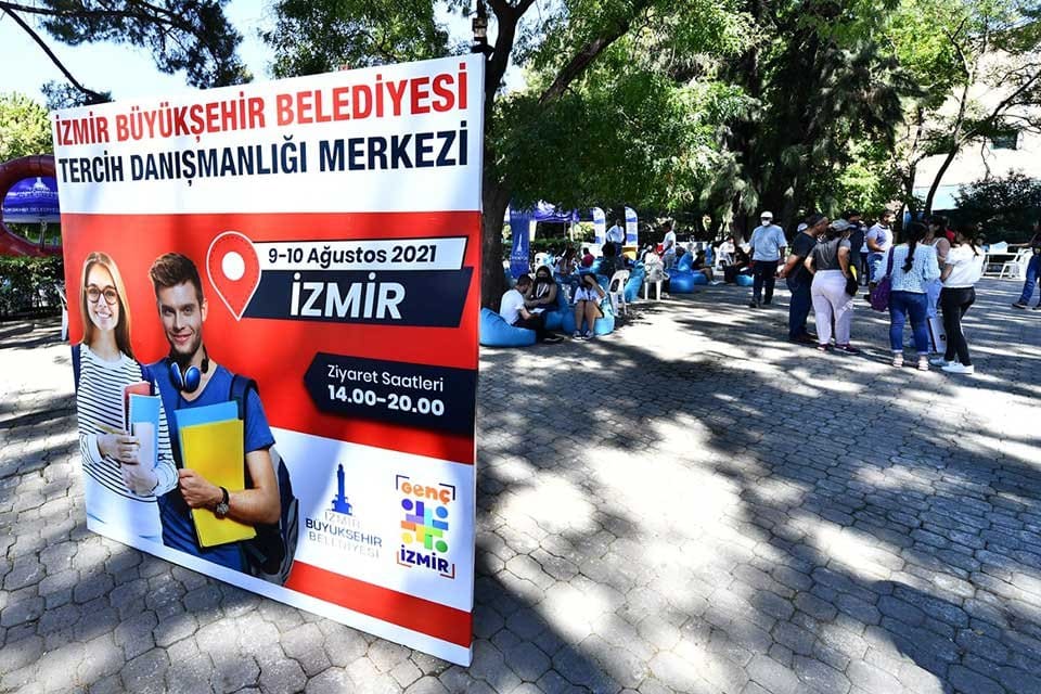 İzmir B&uuml;y&uuml;kşehir Belediye Başkanı Tun&ccedil; Soyer&rsquo;in eğitimde fırsat eşitliği ilkesi