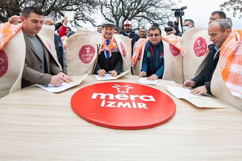 İzmir B&uuml;y&uuml;kşehir Belediye Başkanı Tun&ccedil; Soyer&rsquo;in &ldquo;Başka Bir Tarım M&uuml;mk&uuml;n&rdquo;