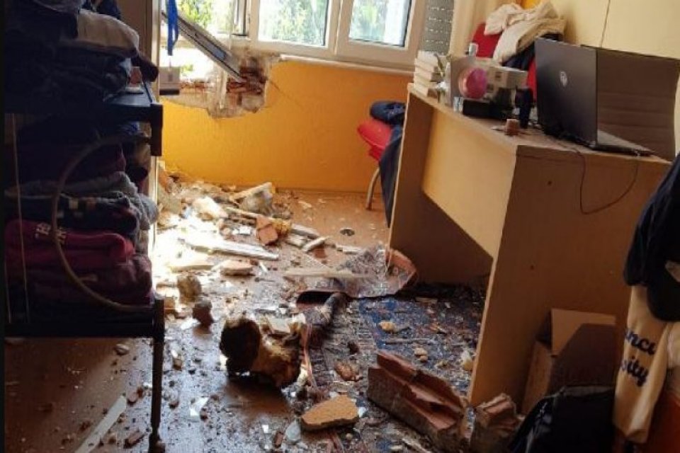 Denizli'de, tek başına yaşadığı evde üzerine buzdolabı devrilen elektrik mühendisi