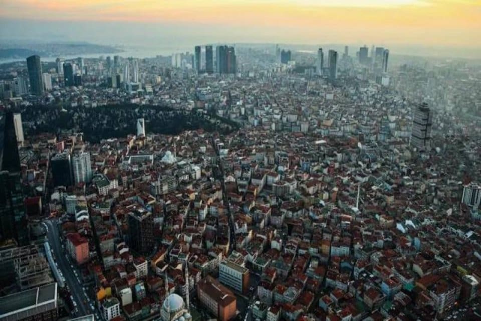 İstanbul &Uuml;niversitesi-Cerrahpaşa M&uuml;hendislik Fak&uuml;ltesi Genel Jeoloji Anabilim Dalı Başkanı Prof.