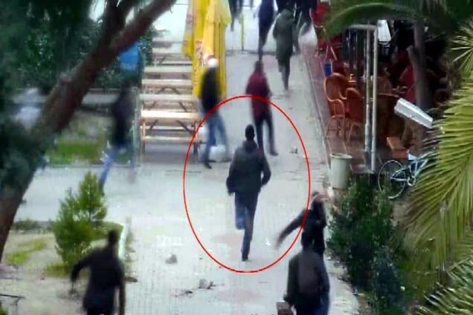 İzmir'de &Uuml;lk&uuml; Ocakları Ege &Uuml;niversitesi sorumlusu tarih b&ouml;l&uuml;m&uuml; &ouml;ğrencisi Fırat